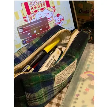 Нова Оригинална Вълнена Клетчатая чанта за писалки в Ретро стил, За студентки, Кутия за офис консумативи с Голям капацитет, на Корейското издание, Чанта за съхранение, Калъф за моливи